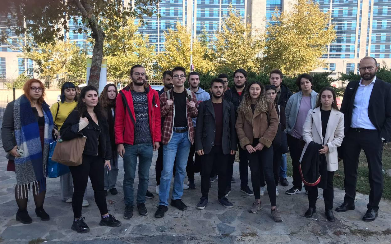 TİP’li Öğrenciler, Erdoğan’a hakaret iddiasıyla hakim karşısına çıktı