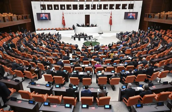 Emekliye müjde!!!: Maaşlara AKP ve MHP’den ret