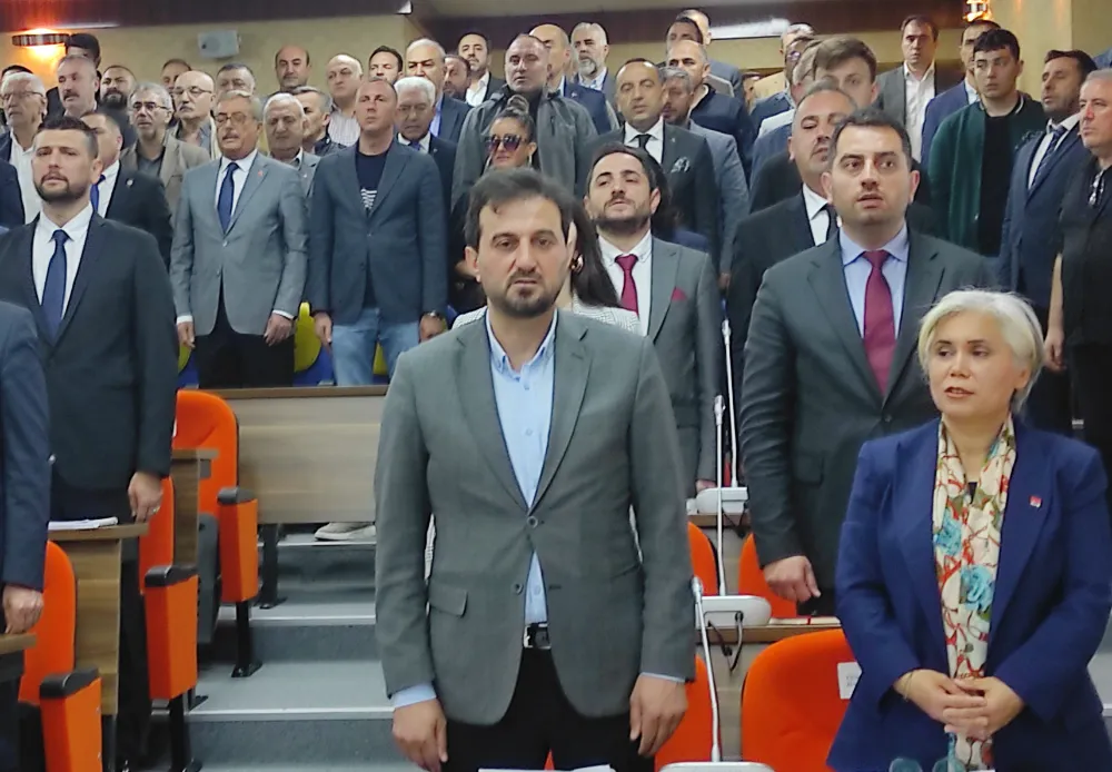 YAŞAR ÇAĞLAYAN: KAYYIMLAR DEMOKRASİYE VURULAN BİR DARBEDİR