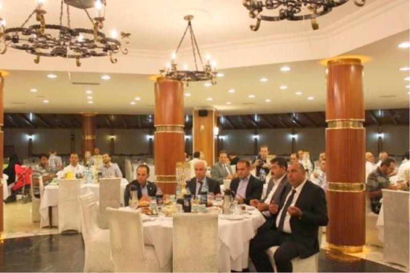 CHP Başaksehir den imamlara iftar  