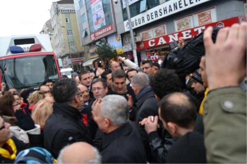 Sarıgül, Pazar Saat 17.00