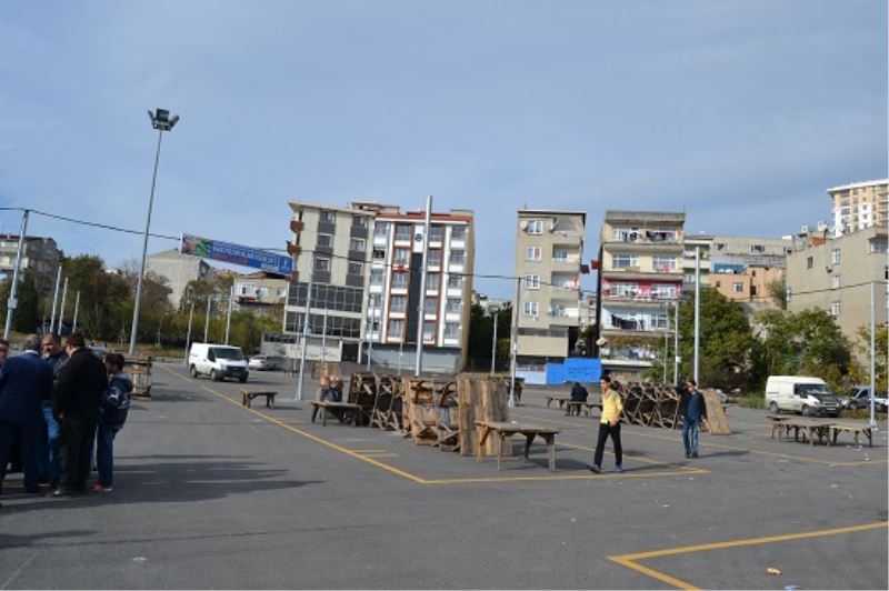 Havaalanı Mahallesi Pazarcı Esnafı Tezgâh Açmadı