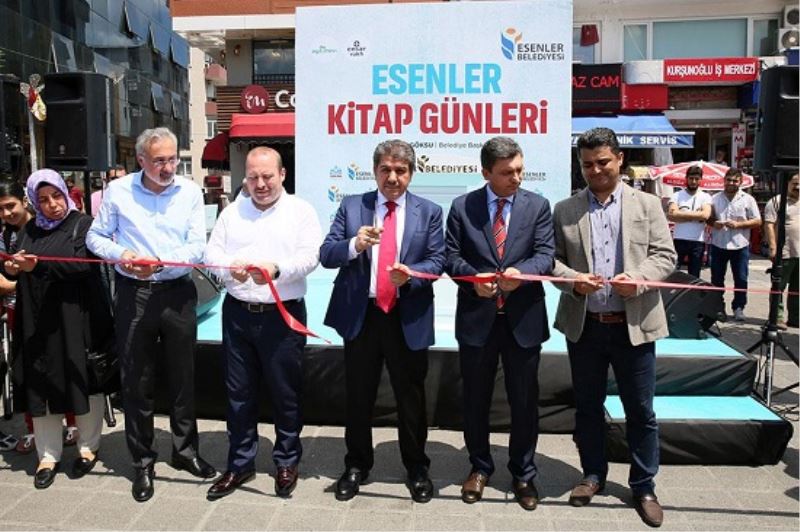 Kaymakam ve Belediye Başkanı Kitap Fuarını Açtı 