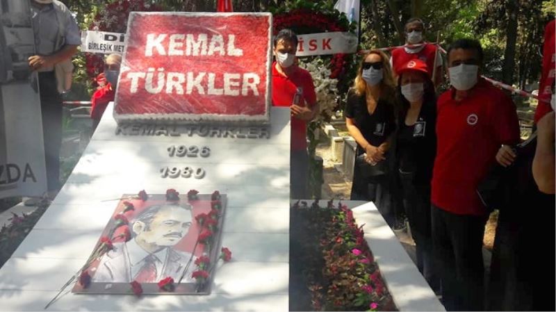 Devrimci işçi önderlerinden Kemal Türkler mezarı başında anıldı